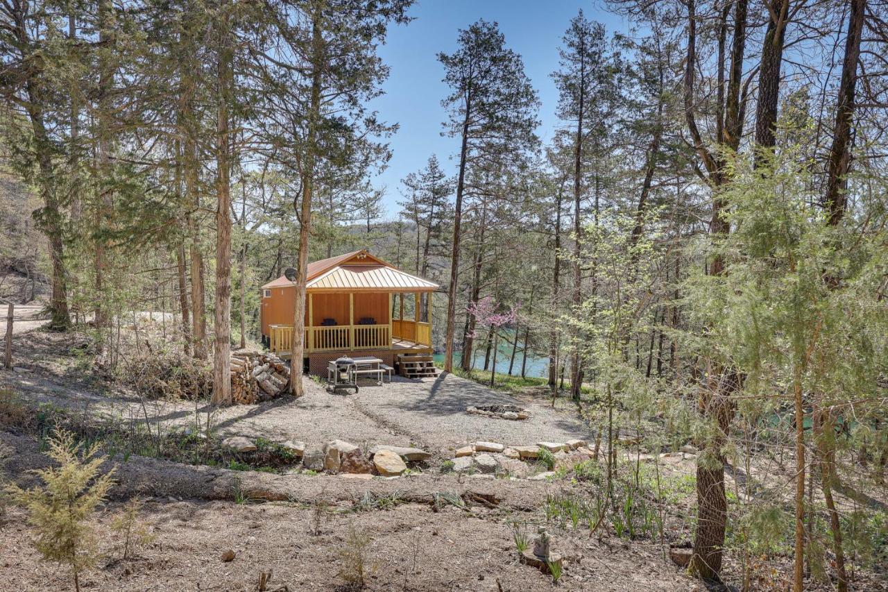 Cliffside Eureka Springs Cabin With Beaver Lake View エクステリア 写真