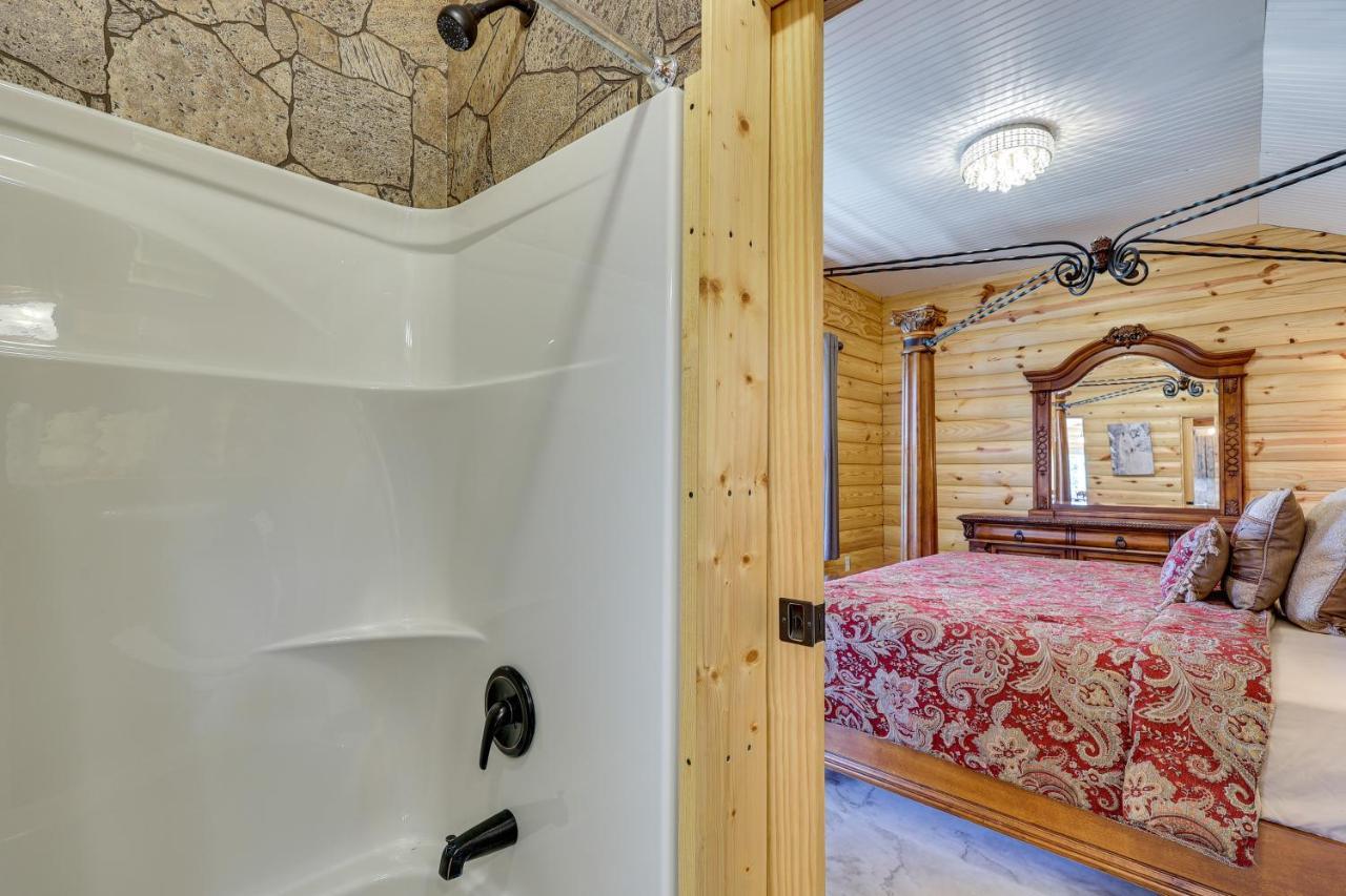 Cliffside Eureka Springs Cabin With Beaver Lake View エクステリア 写真