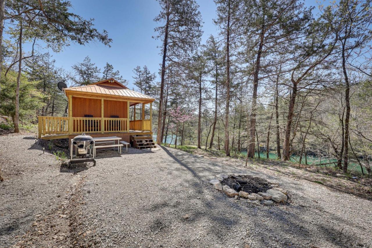 Cliffside Eureka Springs Cabin With Beaver Lake View エクステリア 写真