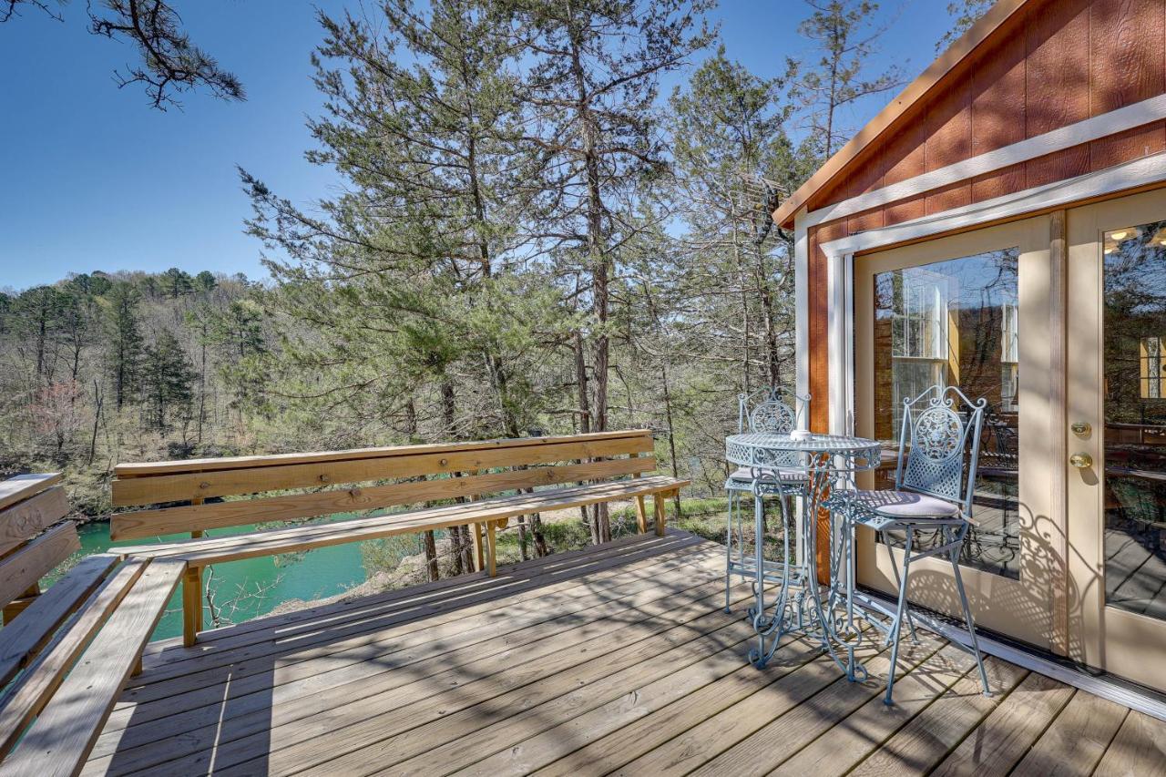 Cliffside Eureka Springs Cabin With Beaver Lake View エクステリア 写真